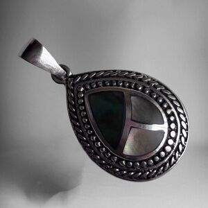 🌼Sterling Silver Teardrop Pendant